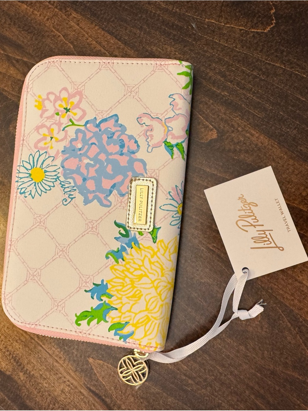Lilly Pulitzer Travel Wallet - Picture 3 of 4